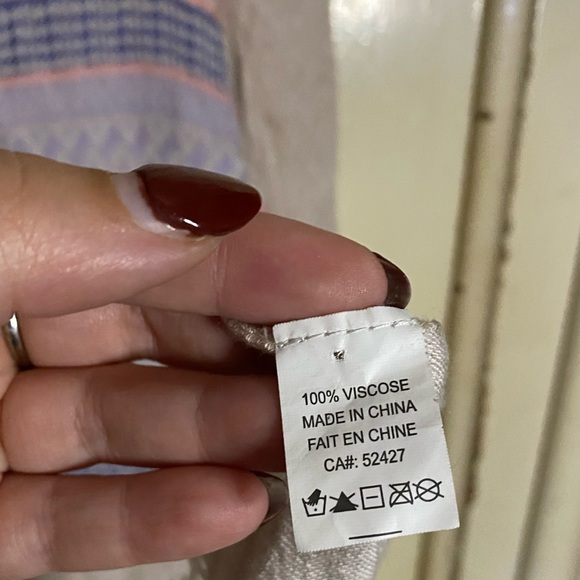 Aztec inspired shawl/poncho - Picture 4 of 4